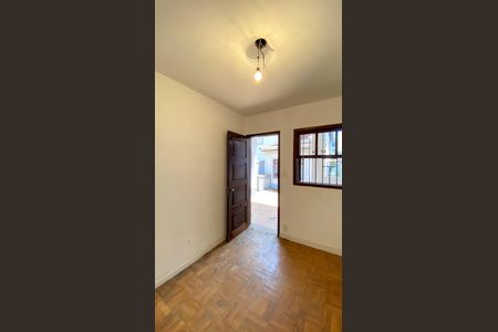 Casa à venda com 200m², 3 quartos e 4 vagasQuarto de Serviço