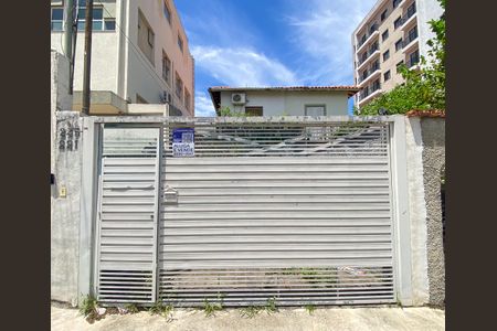 Casa à venda com 200m², 3 quartos e 4 vagasFachada