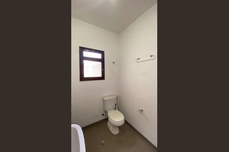 Casa à venda com 200m², 3 quartos e 4 vagasBanheiro 1