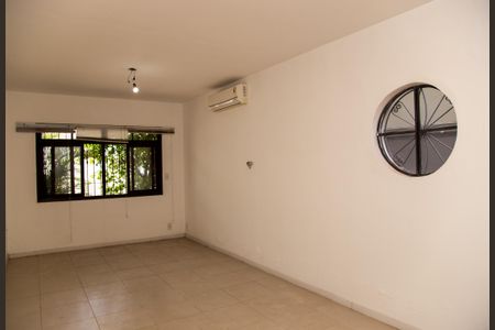 Sala de casa para alugar com 3 quartos, 200m² em Chácara Santo Antônio (zona Sul), São Paulo