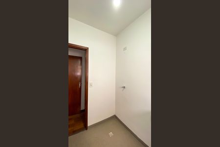 Casa à venda com 200m², 3 quartos e 4 vagasBanheiro 2
