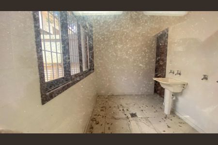 Casa à venda com 200m², 3 quartos e 4 vagasÁrea de Serviço