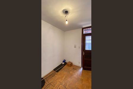 Casa à venda com 200m², 3 quartos e 4 vagasQuarto de Serviço