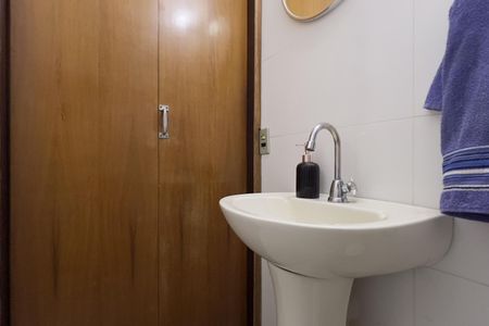 Casa à venda com 105m², 2 quartos e 2 vagasLavabo