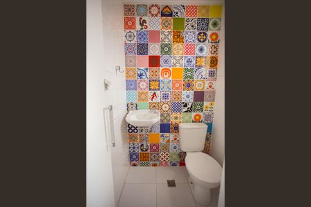 Apartamento à venda com 71m², 2 quartos e 1 vaga Apartamento à venda com 71m², 2 quartos e 1 vagaLAVABO DA ÁREA DE SERVIÇO