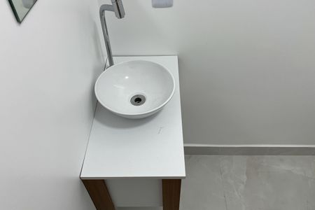 Banheiro de apartamento para alugar com 1 quarto, 48m² em Boqueirão, Santos