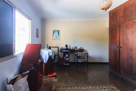 Casa à venda com 397m², 4 quartos e 6 vagasQuarto 1 - Suíte