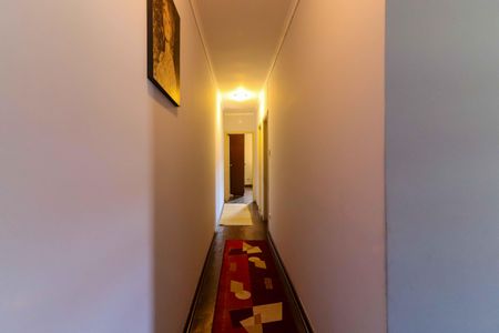 Casa à venda com 397m², 4 quartos e 6 vagasCorredor