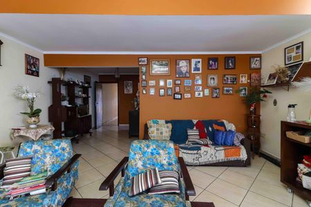 Casa à venda com 397m², 4 quartos e 6 vagasSala