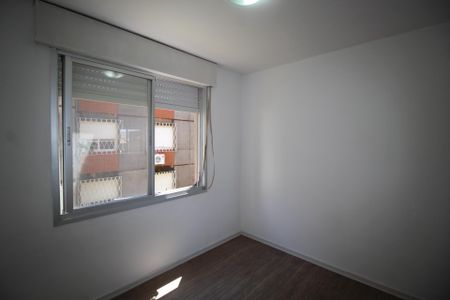 Sala 2 de apartamento à venda com 3 quartos, 76m² em Bela Vista, Porto Alegre