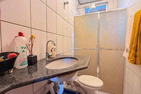 Banheiro de apartamento à venda com 3 quartos, 65m² em Tirol, Contagem