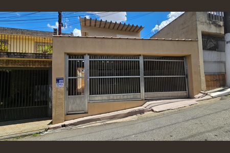 Casa à venda com 132m², 3 quartos e 2 vagasFachada