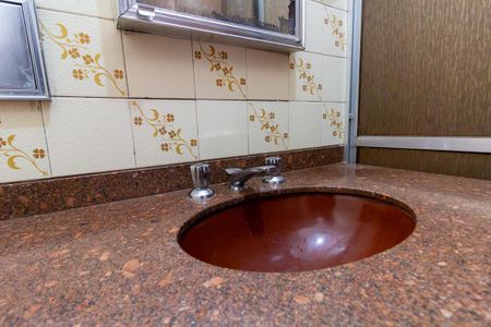 Casa à venda com 132m², 3 quartos e 2 vagasBanheiro 1