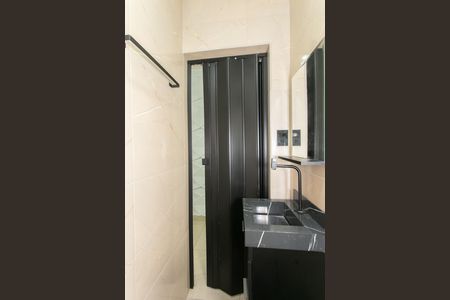 Casa à venda com 42m², 1 quarto e sem vaga Casa à venda com 42m², 1 quarto e sem vagaBanheiro