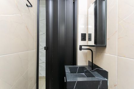Casa à venda com 42m², 1 quarto e sem vaga Casa à venda com 42m², 1 quarto e sem vagaBanheiro