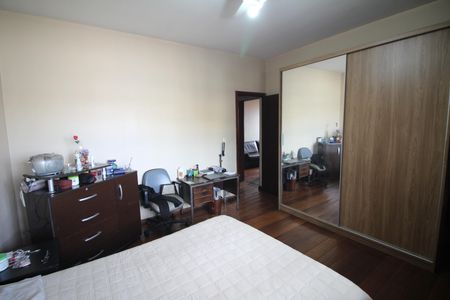 Casa à venda com 360m², 5 quartos e 3 vagasQuarto 3