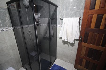 Casa à venda com 360m², 5 quartos e 3 vagasBanheiro 1