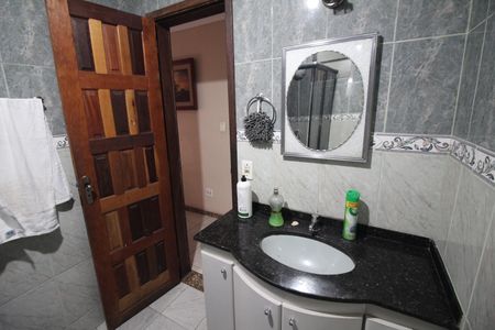 Casa à venda com 360m², 5 quartos e 3 vagasBanheiro 1