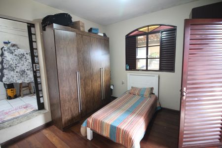 Casa à venda com 360m², 5 quartos e 3 vagasQuarto 5