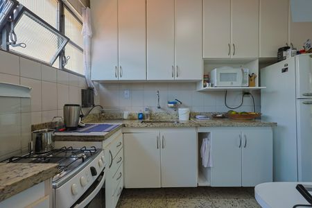 Cozinha de apartamento à venda com 3 quartos, 85m² em Barreiro, Belo Horizonte