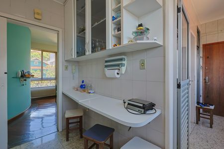 Apartamento à venda com 126m², 3 quartos e 2 vagas Apartamento à venda com 126m², 3 quartos e 2 vagasCozinha