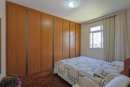 Apartamento à venda com 126m², 3 quartos e 2 vagas Apartamento à venda com 126m², 3 quartos e 2 vagasSuíte