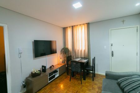Apartamento à venda com 2 quartos, 47m² em São João Batista, Belo Horizonte