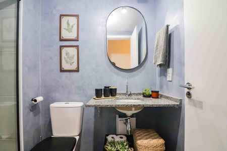 Banheiro Social de apartamento à venda com 2 quartos, 57m² em Ferreira, São Paulo