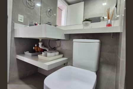 Apartamento à venda com 90m², 3 quartos e 2 vagas Apartamento à venda com 90m², 3 quartos e 2 vagasBanheiro social