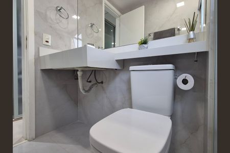 Apartamento à venda com 90m², 3 quartos e 2 vagas Apartamento à venda com 90m², 3 quartos e 2 vagasBanheiro