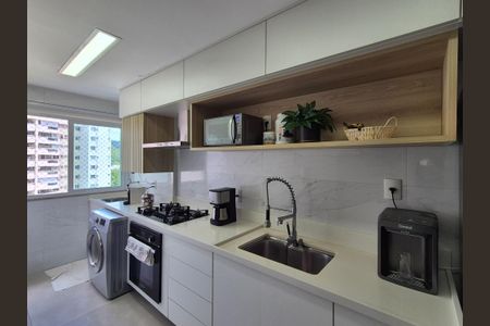 Apartamento à venda com 90m², 3 quartos e 2 vagas Apartamento à venda com 90m², 3 quartos e 2 vagasCozinha
