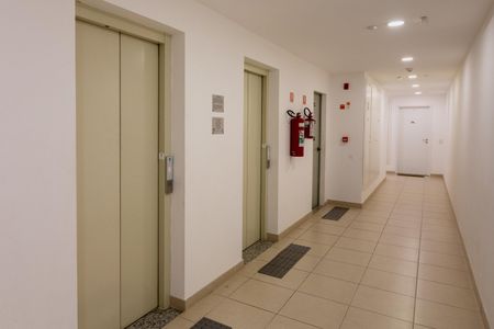 Apartamento à venda com 56m², 2 quartos e 1 vagaHall do Elelevador/Entrada do Apartamento