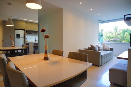 Sala de apartamento à venda com 3 quartos, 80m² em Jardim Carvalho, Porto Alegre