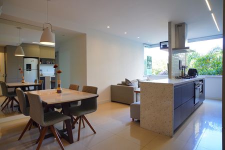 Sala de apartamento à venda com 3 quartos, 80m² em Jardim Carvalho, Porto Alegre