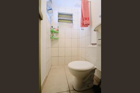 Casa à venda com 450m², 7 quartos e 6 vagasBanheiro da Suíte 2 da Casa 1