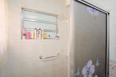 Casa à venda com 450m², 7 quartos e 6 vagasBanheiro da Suíte 1 da Casa 1