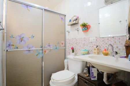 Casa à venda com 450m², 7 quartos e 6 vagasBanheiro da Suíte 1 da Casa 1