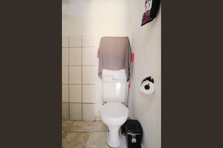 Casa à venda com 450m², 7 quartos e 6 vagasBanheiro da Suíte de Hospedes