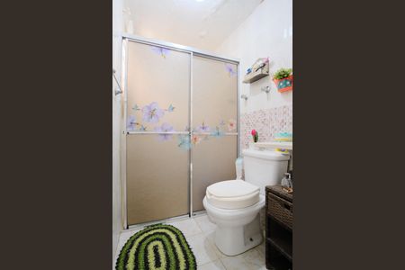 Casa à venda com 450m², 7 quartos e 6 vagasBanheiro da Suíte 1 da Casa 1