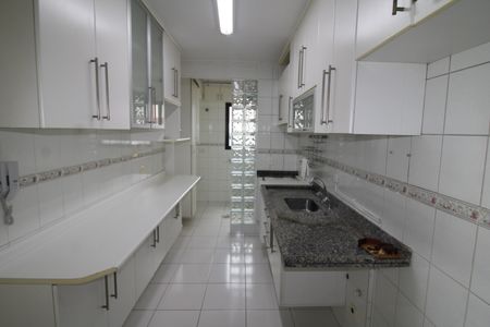 Apartamento para alugar com 112m², 2 quartos e 2 vagasCozinha