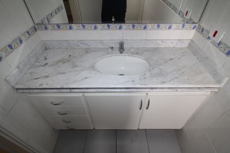 Apartamento para alugar com 112m², 2 quartos e 2 vagasQuarto 1 - Banheiro