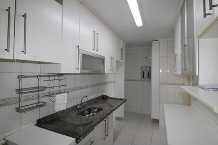 Apartamento para alugar com 112m², 2 quartos e 2 vagasCozinha