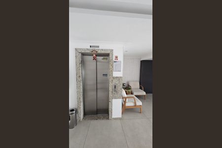 Apartamento para alugar com 70m², 2 quartos e 1 vagaElevadores 