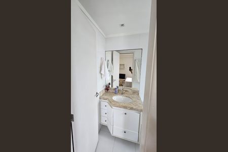 Banheiro de apartamento para alugar com 2 quartos, 70m² em Acupe, Salvador