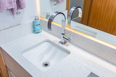 Apartamento à venda com 44m², 2 quartos e 1 vaga Apartamento à venda com 44m², 2 quartos e 1 vagaBanheiro