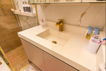 Apartamento à venda com 83m², 3 quartos e 2 vagasBanheiro 