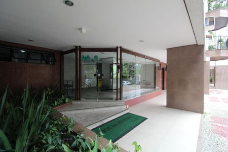 Apartamento à venda com 80m², 3 quartos e sem vagaEntrada