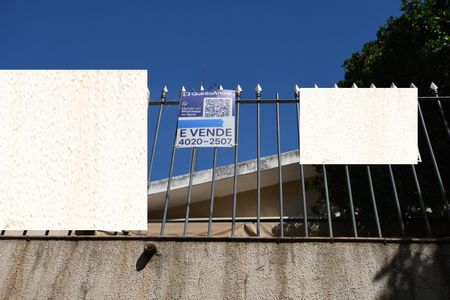 Casa à venda com 252m², 2 quartos e 2 vagasPlaca