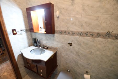 Casa à venda com 252m², 2 quartos e 2 vagasBanheiro