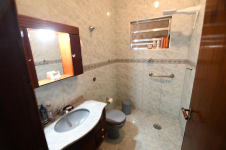 Casa à venda com 252m², 2 quartos e 2 vagasBanheiro